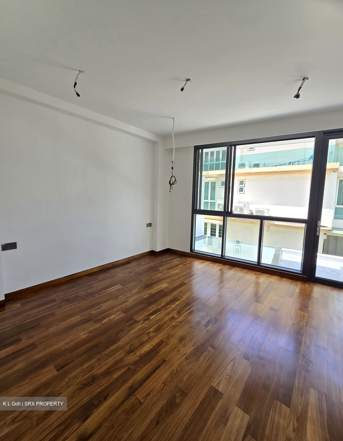 Simon Lane (D19), Terrace #544861941